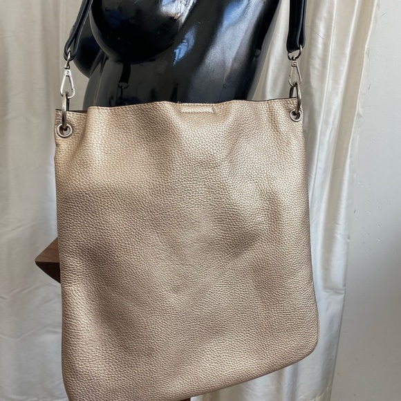 CO LAB Golden purse with inside leopard zip and snap closure. - Picture 7 of 16